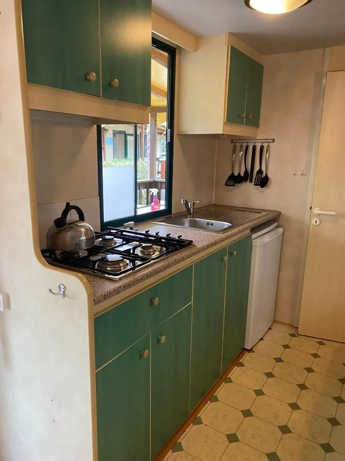 Comfortabele Familie Chalets Met Veranda Incl Airco Dichtbij Zee! Viareggio Italy