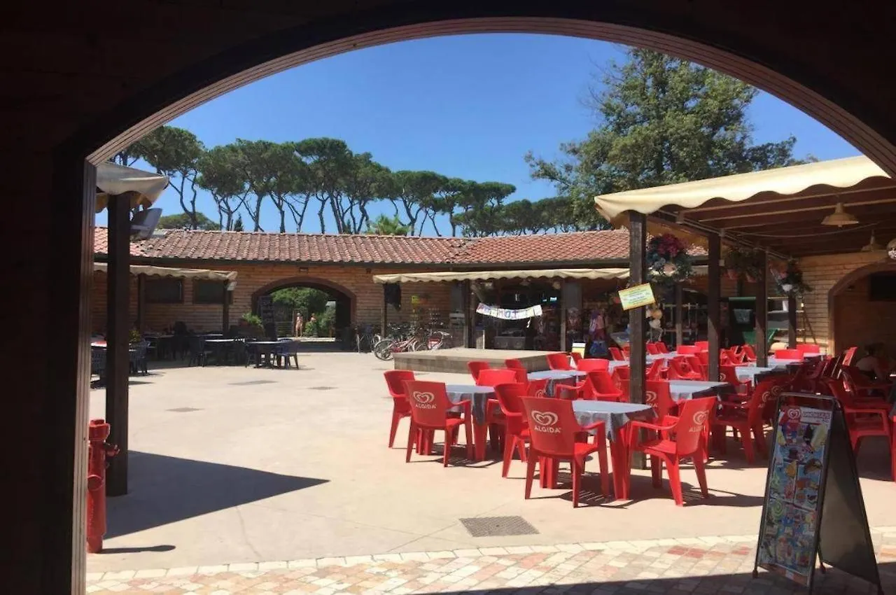 Comfortabele Familie Chalets Met Veranda Incl Airco Dichtbij Zee! Viareggio Italy